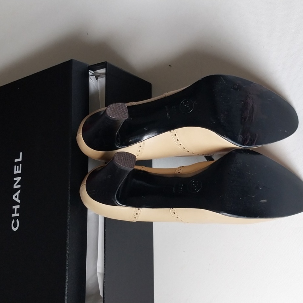 CHANEL Lace Up Booties High Heel Tan Càp Toe Size 38.5 - Picture 9 of 11